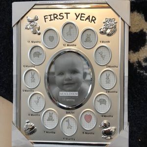 BNIB BABY GIFT FIRST YEAR PICS BY MALDEN 🎁 👶🏽